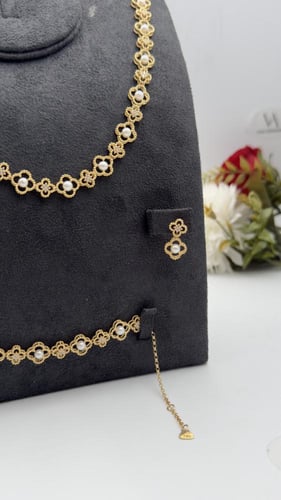 نصف طقم ذهب عيار 18