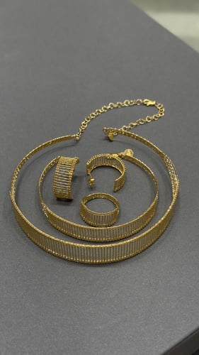 طقم ذهب عيار 21