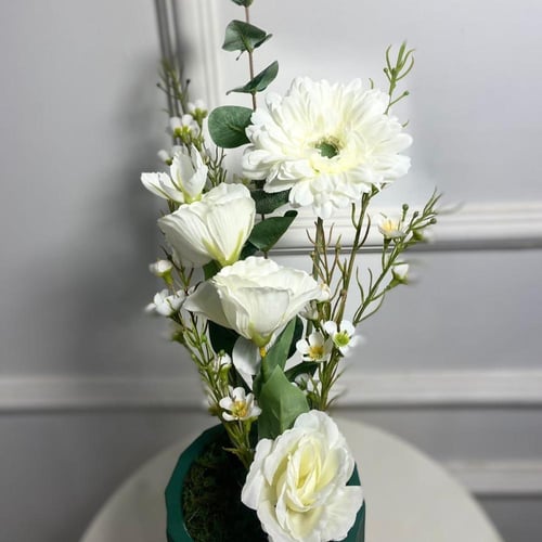 فازة الديكور البيضاء