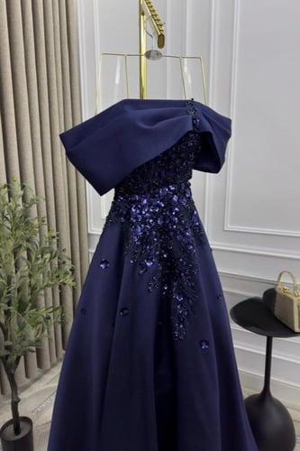 فستان شجره الاحلام كلوش ميكادو طويل