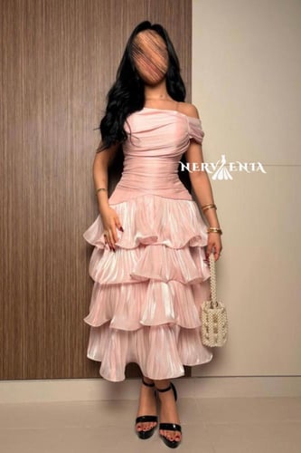 فستان لورا كرنكل لامع طبقات