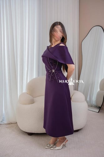 فستان ستارلايت ميدي درابيه وتطريز جانبي