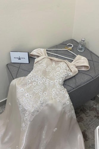 فستان لمعة ماتشي اوف شولدر طويل