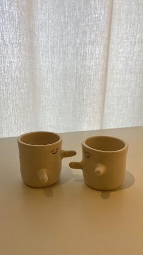Hug Mugs