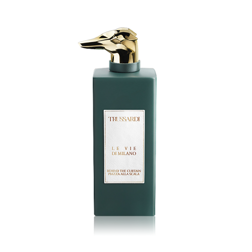 عطر تروساردي لو في دي ميلانو بيهيند ذا كورتاين بيا...
