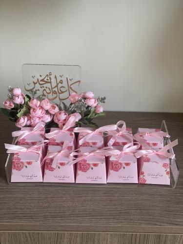 صينية كل عام وانتم بخير اكريلك مع ورد