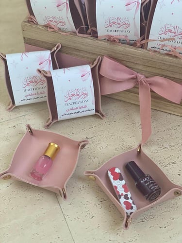 بوكس توزيعات انيقه للمعلمات