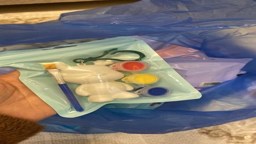 بوكس الإجازة السعيدة 20 حبه ميداليات تلوين