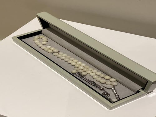 مسباح رجالي أبيض فاخر