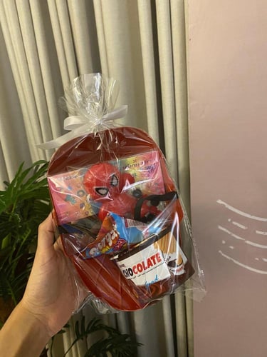 عيدية سبايدرمان بدون حلويات