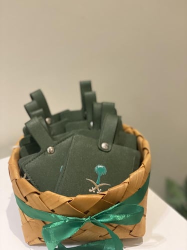 ١٢ حبه مرايا بلون الوطن