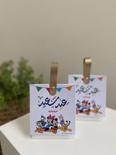 بلورات مجموعة ميكي مع حلويات