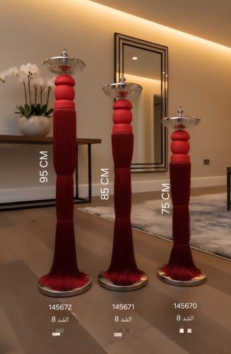مبخرة هدب فاخرة باللون الأحمر