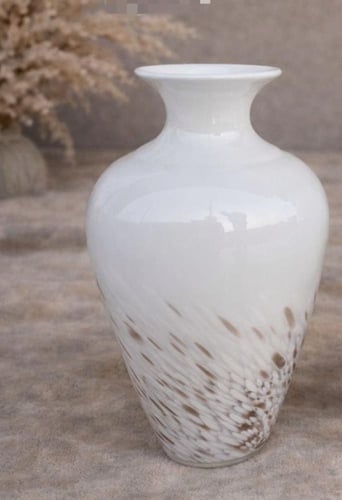 فازة زجاجية بيضاء تايقر