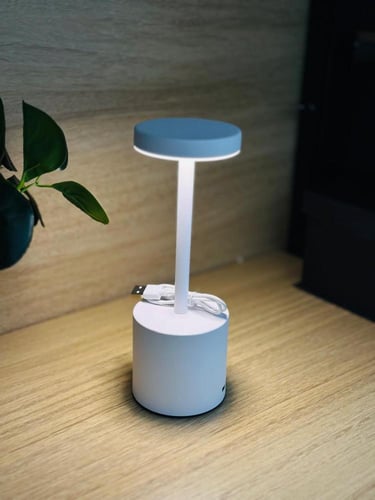 مصباح طاولة LED