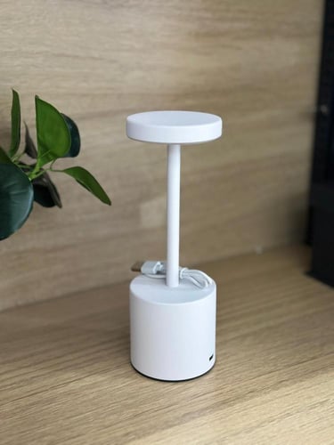 مصباح طاولة LED