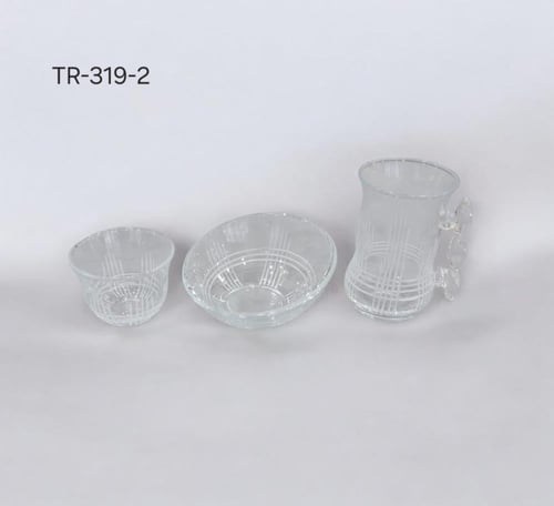 طقم بيالات مع فناجين تركي بنقش مختلف ١٨ حبه