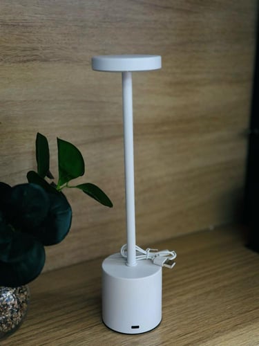 مصباح طاولة LED