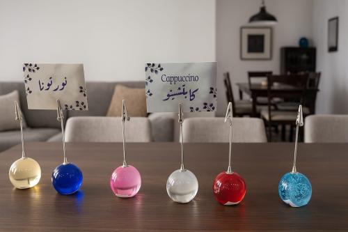 حامل كروت ترحيبيه