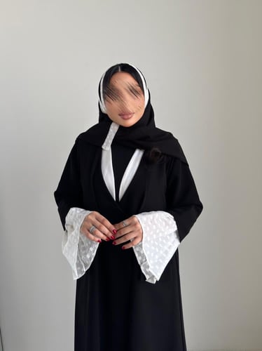 عباية ليورا