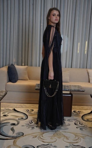 فستان اسود بهدب 21-0