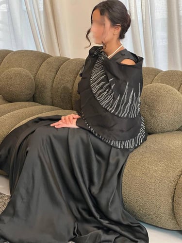 فستان اسود بقطعه