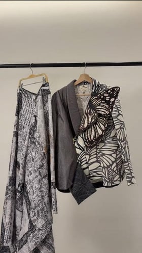 طقم ( جاكيت وتنوره) 149-1