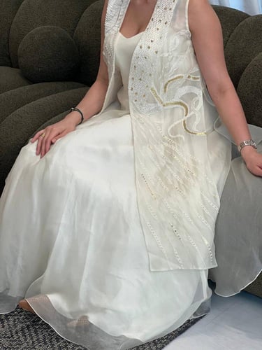 فستان كريمي