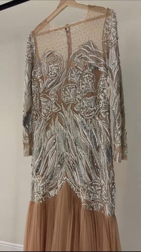 فستان مشكوك