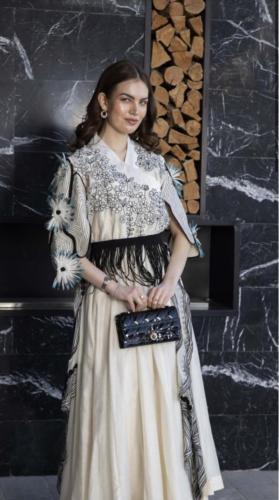 فستان بحزام ابيض