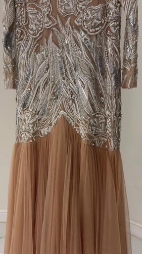 فستان مشكوك