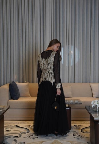 فستان أسود 18-0