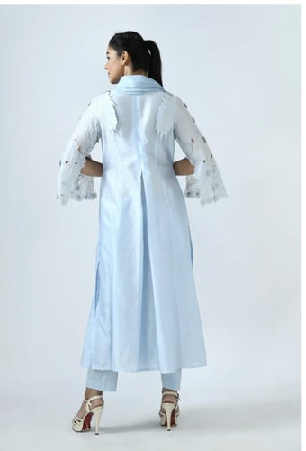 فستان بربطه