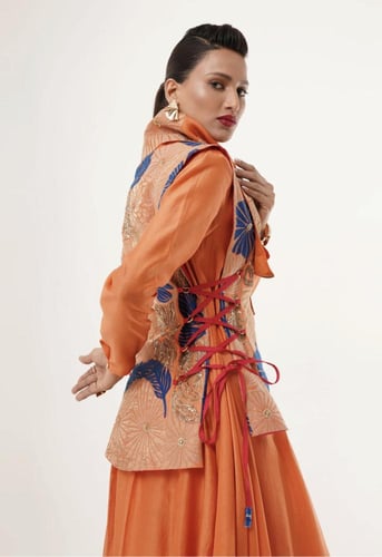 فستان بربطات