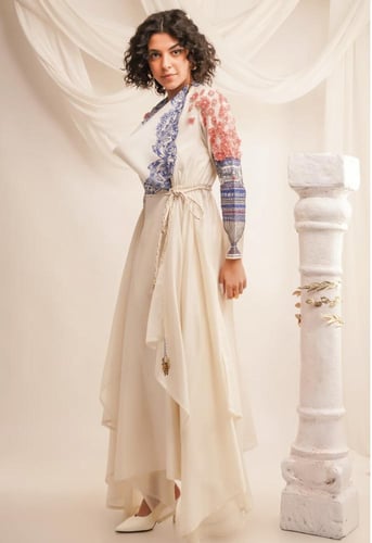 فستان بحزام