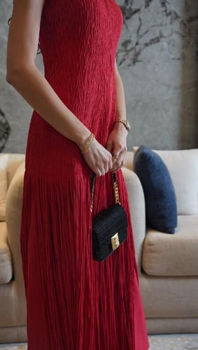 فستان أحمر هدب 2-0