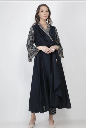 فستان بربطه