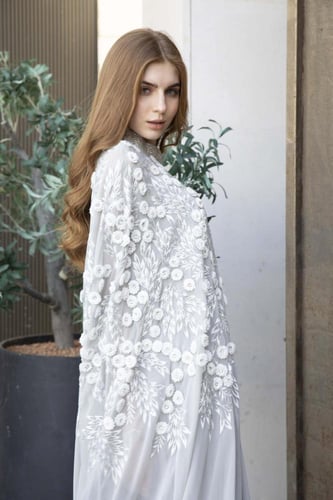 فستان مع كيب