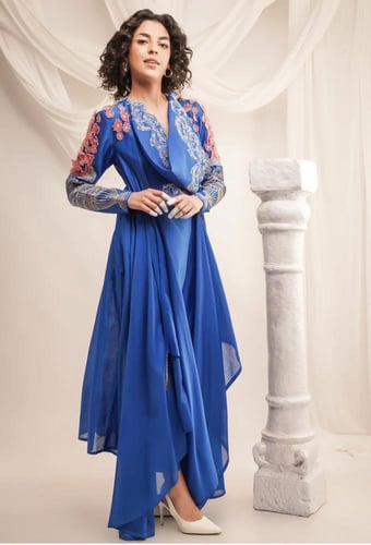 فستان بحزام