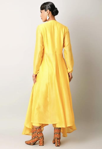 فستان بحزام