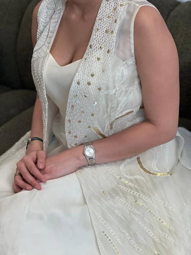 فستان كريمي