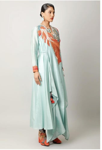 فستان تركواز بطبعه