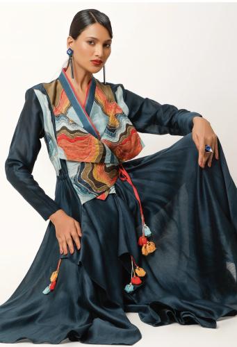 فستان كحلي بطبعه