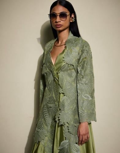 فستان أخضر هندي