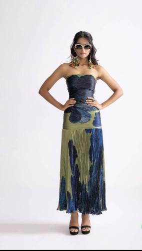 فستان بدون اكمام