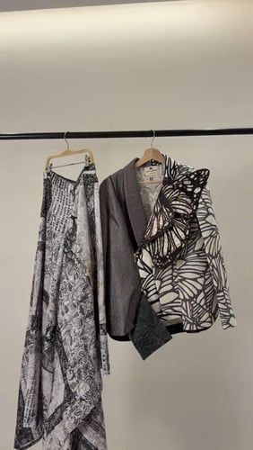 طقم ( جاكيت وتنوره) 149-1