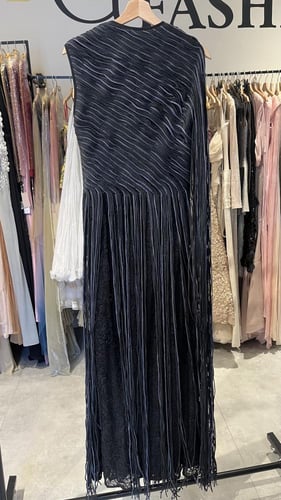 فستان اسود بهدب 21-0