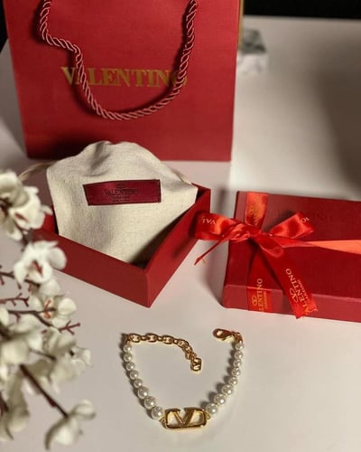 اسوارة فالنتينو ذهبي