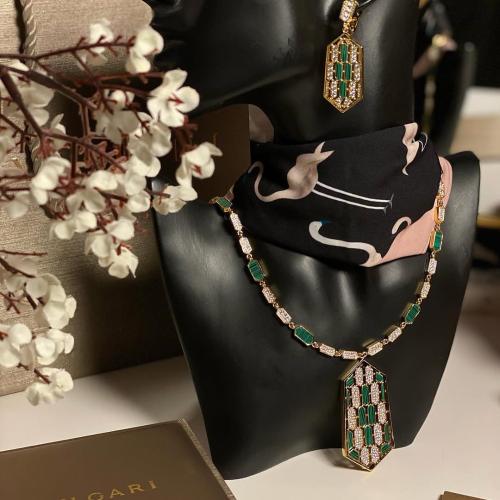 سلسال وحلق بولغاري ذهبي