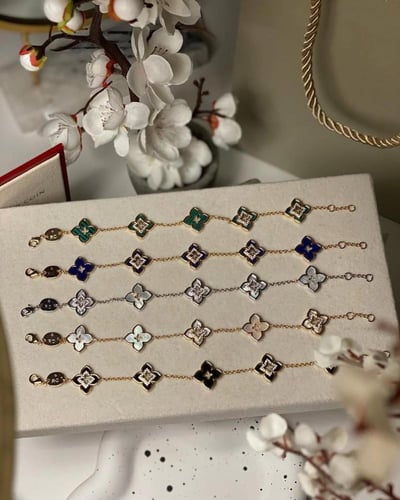 اسوارة روبيرتو كوين